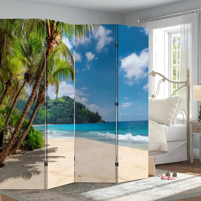 Живописная ширма с реалистичным изображением залитого солнцем морского пейзажа изменит атмосферу любой комнаты в доме